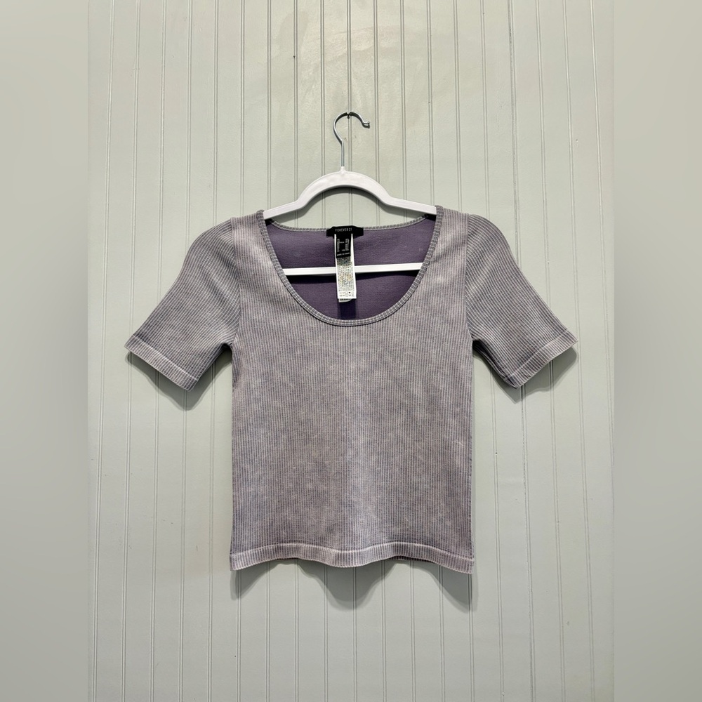 Forever 21 Ribbed Tee Size M